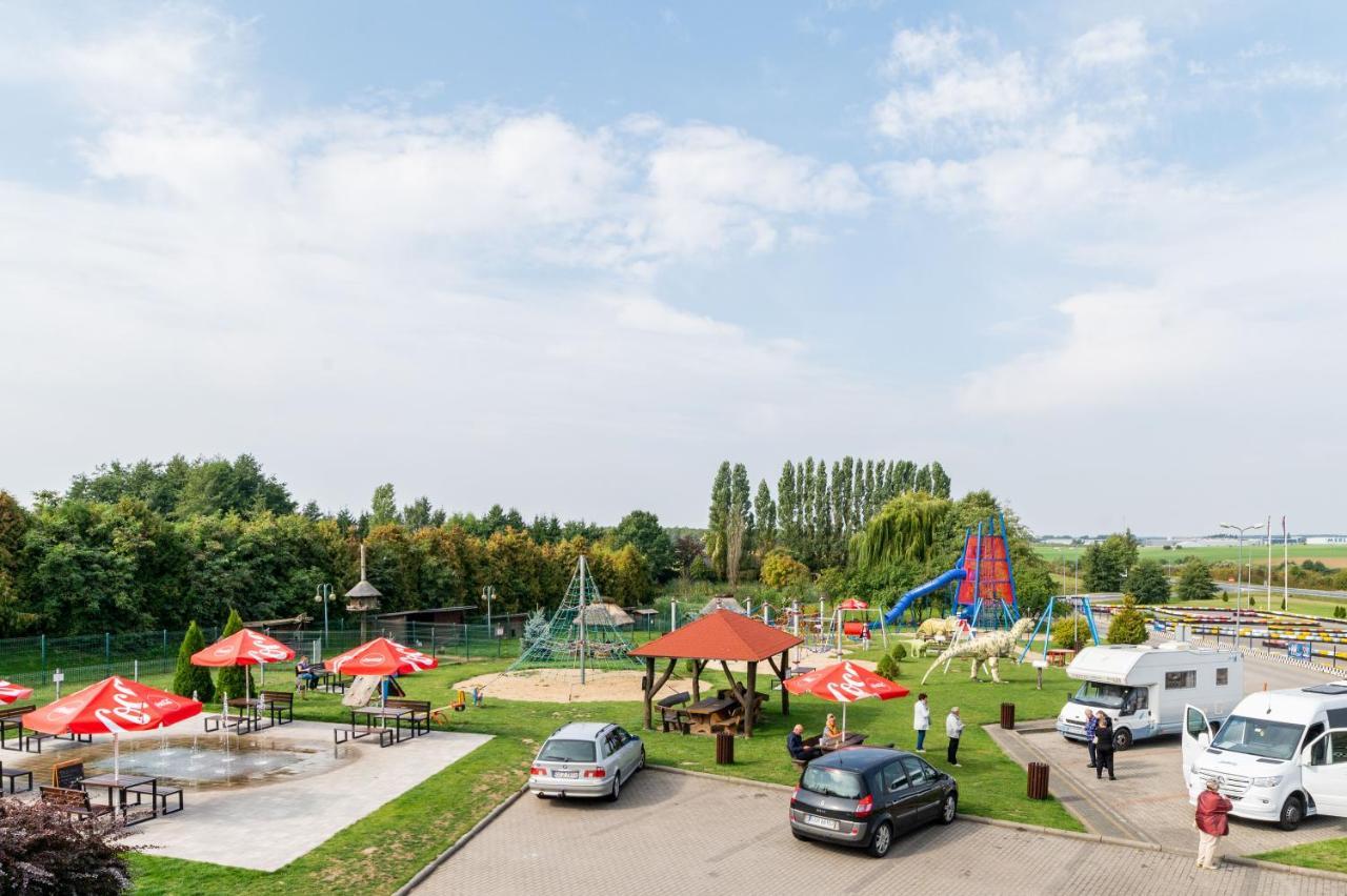 Hotel Odejewscy Chojnice Bagian luar foto