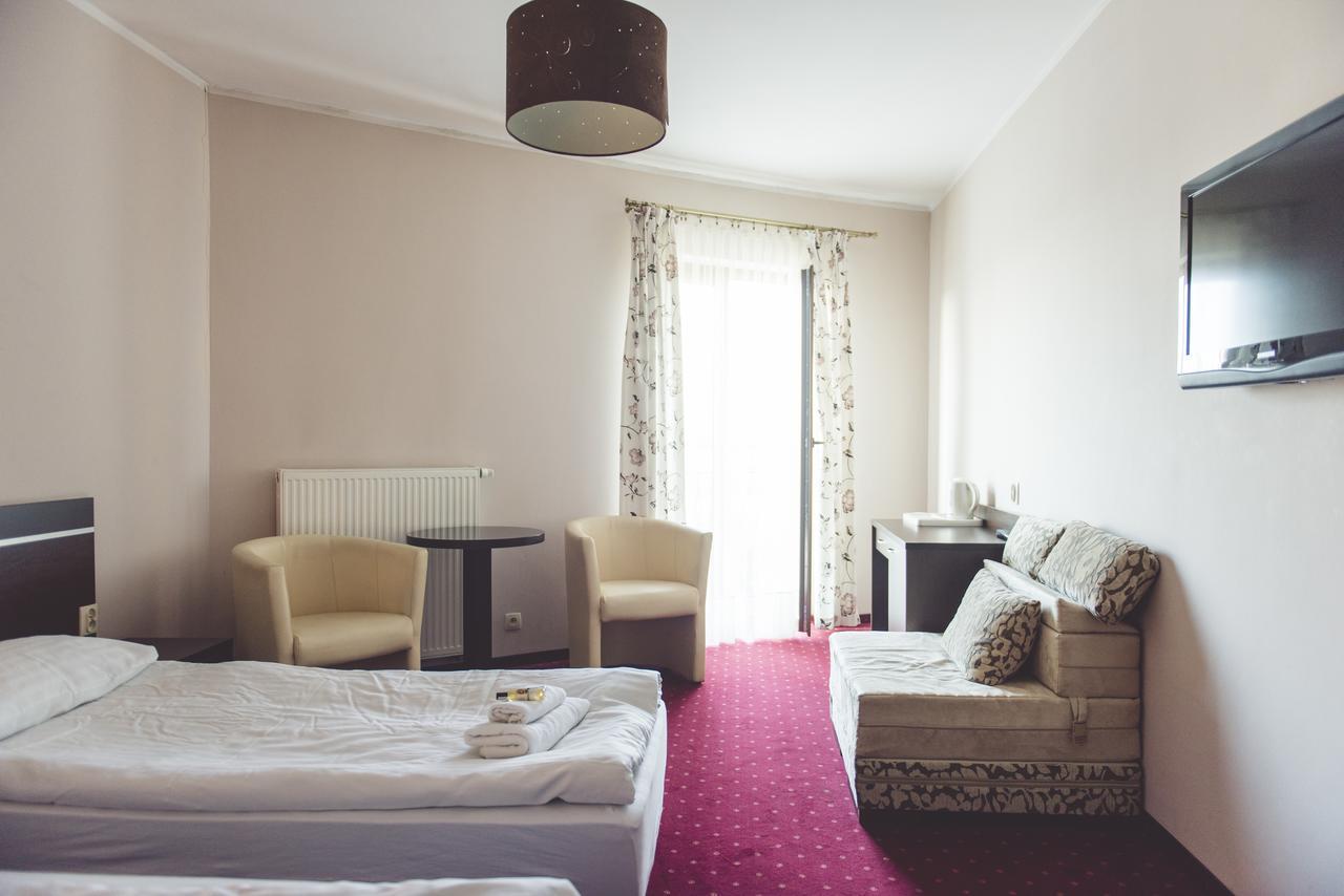 Hotel Odejewscy Chojnice Bagian luar foto