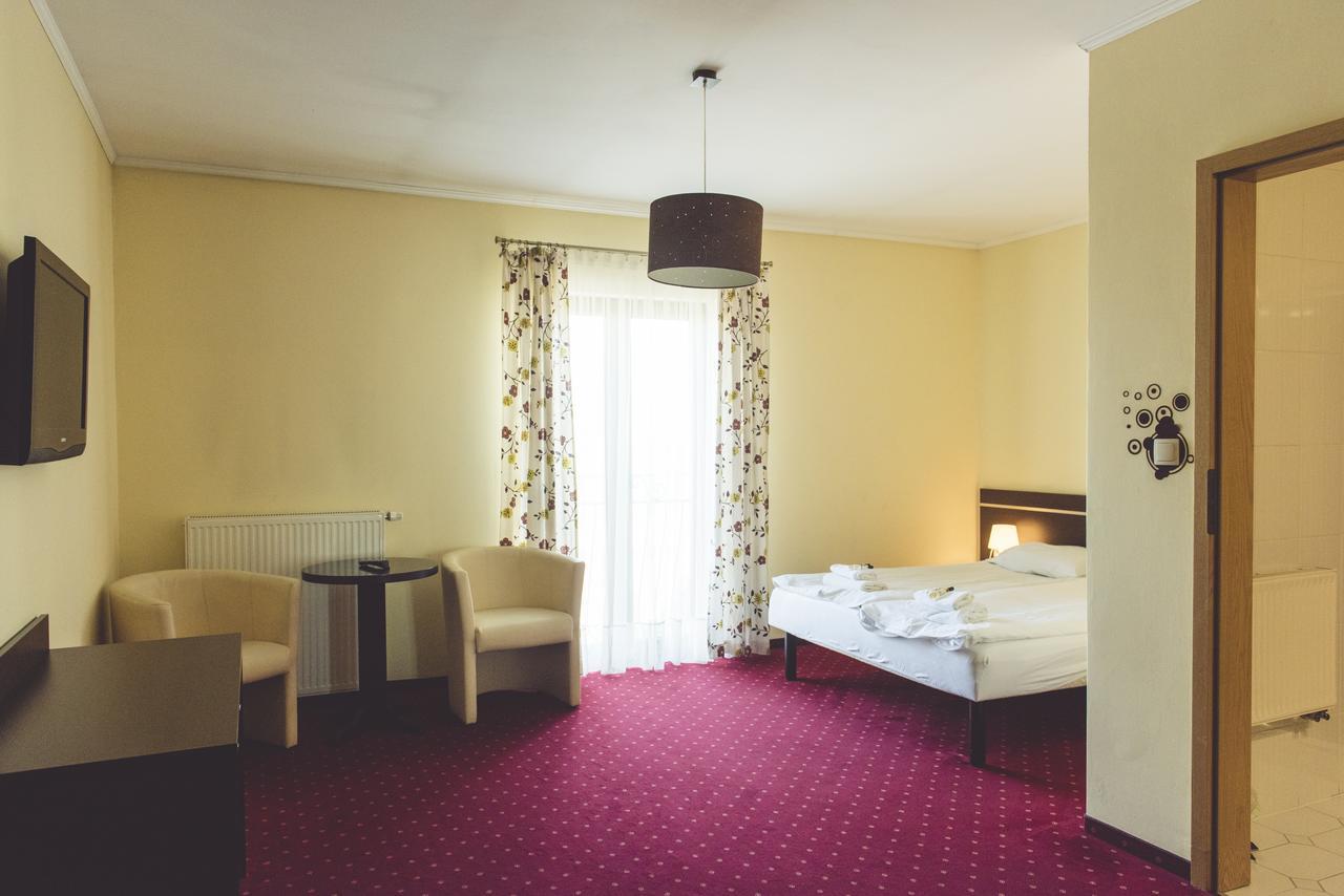 Hotel Odejewscy Chojnice Bagian luar foto