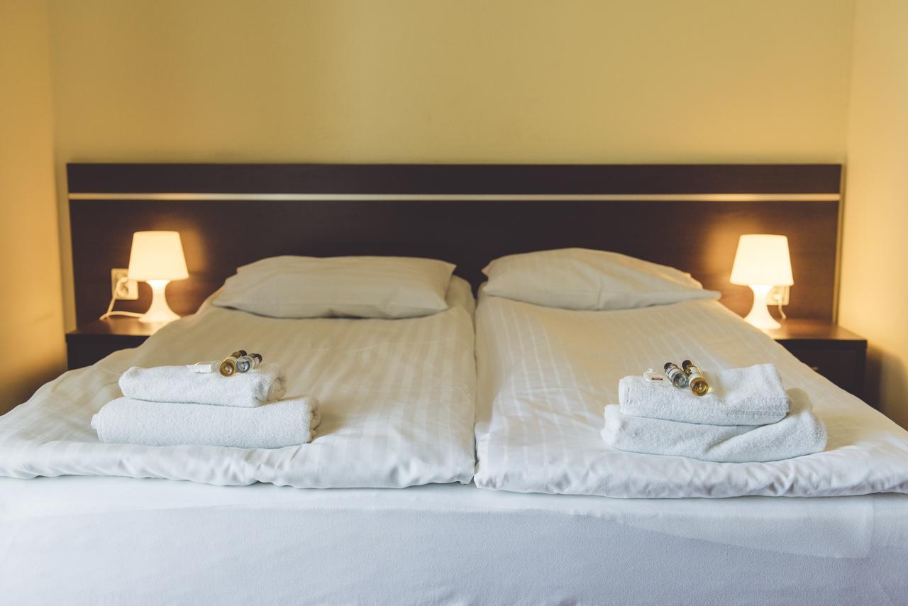 Hotel Odejewscy Chojnice Bagian luar foto