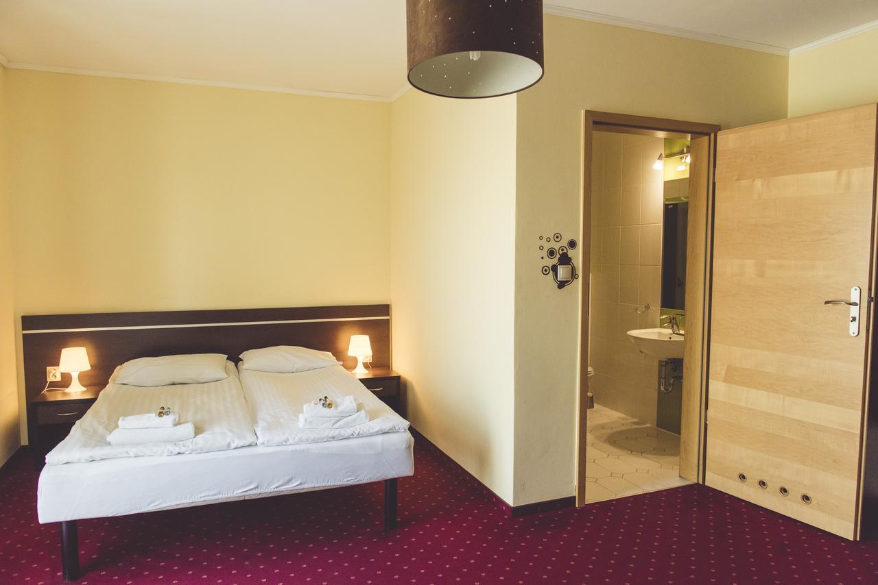 Hotel Odejewscy Chojnice Bagian luar foto